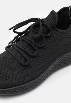 YOURTURN Prix Malin UNISEX - Baskets basses sneaker Rond all -Vêtements Boutique 05d09388365541ad80e8beca31d44ffe