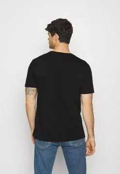 YOURTURN UNISEX - T-shirt imprimé Prix Exclusifs t shirt Col rond all 11 YOURTURN UNISEX - T-shirt imprimé Prix Exclusifs t shirt Col rond all -Vêtements Boutique 08a00b18908b46cc956b019e6b87d7f3