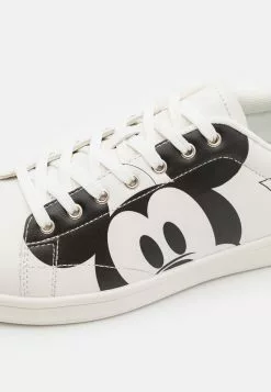 Garantie De Qualité 100% YOURTURN DISNEY UNISEX - Baskets basses sneaker Rond all 13 Garantie De Qualité 100% YOURTURN DISNEY UNISEX - Baskets basses sneaker Rond all -Vêtements Boutique 09c415e43a7342449884d84943ea267e