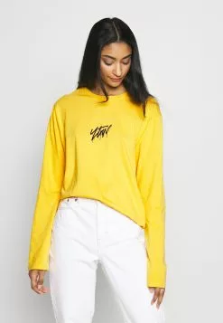 YOURTURN T-shirt à manches longues Prix Dégriffé t shirt Col rond all -Vêtements Boutique 0a73ad0384b84ea2a7603dadd0eeb683