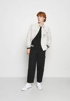 YOURTURN UNISEX - T-shirt à manches longues Pas Cher t shirt Col rond all -Vêtements Boutique 0d8bed88b4784d18afab7693aa1053ce