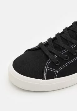 YOURTURN Prix Gelé DISNEY UNISEX - Baskets montantes sneaker Rond all -Vêtements Boutique 1d7c5d989dbb4c07a089ac96052c08fc