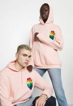 YOURTURN Meilleur Prix Garanti RAINBOW HEART HOODIE PRIDE UNISEX - Sweat à capuche pullover Capuche all 12 YOURTURN Meilleur Prix Garanti RAINBOW HEART HOODIE PRIDE UNISEX - Sweat à capuche pullover Capuche all -Vêtements Boutique 21bf0cef2eb844e0a1835d591c74b6d3