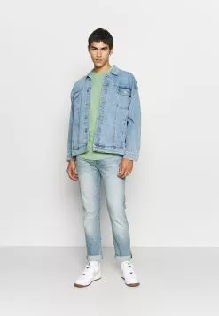 Soldes En Ligne YOURTURN UNISEX - T-shirt basique t shirt Col rond all -Vêtements Boutique 24df6578cf634fa99333beddd10d13a9