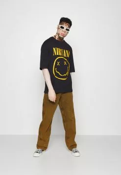 YOURTURN Prix Usine NIRVANA SMILY UNISEX - T-shirt imprimé t shirt Col rond all -Vêtements Boutique 35ce1325c10f417383f877d2068d58ce