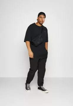 YOURTURN Prix Exclusifs UNISEX - T-shirt imprimé t shirt Col rond all -Vêtements Boutique 39a0a4538e6d4f07b7ad361055b974be