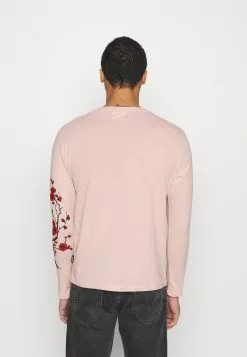 YOURTURN UNISEX - T-shirt à manches longues Prix Aimable t shirt Col rond all -Vêtements Boutique 3d82b61fafd041208d99272fba50ab77