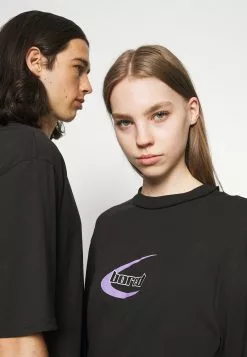 YOURTURN Meilleur Prix Garanti OVERSIZED FIT UNISEX - T-shirt imprimé t shirt Col rond all -Vêtements Boutique 3ef20d14ee65404db05caca6eddf29d7