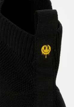 Prix Bradés YOURTURN Baskets montantes sneaker Rond all -Vêtements Boutique 465435c0a38d40518139ac487bdbd18d