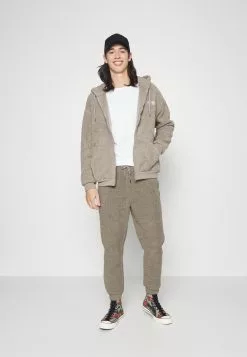 YOURTURN Pantalon de survêtement En Remise trouser Normale all -Vêtements Boutique 47476d01fa7d4a5585ea4e4c6d8f9d6c