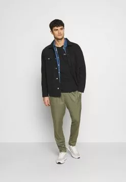 YOURTURN Prix Cassé T-shirt imprimé t shirt Col rond all 8 YOURTURN Prix Cassé T-shirt imprimé t shirt Col rond all -Vêtements Boutique 474f98acecc042bba16b0b869bac8db0