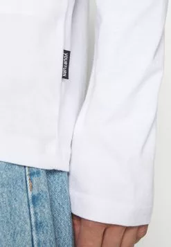 YOURTURN T-shirt à manches longues Prix Exclusifs t shirt Col rond all -Vêtements Boutique 47be60fe1b4a402e91e35dda857d9810