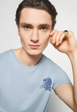 YOURTURN UNISEX - T-shirt imprimé Discount En Ligne t shirt Col rond all -Vêtements Boutique 4aa73e2b24bb4f9f95e0ace89d9add12