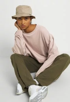 Prix Acceptable YOURTURN UNISEX - Sweatshirt pullover Col rond all -Vêtements Boutique 4b7e9e0e1c9945008203426939a9d211