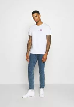 YOURTURN Prix Refroidis UNISEX - T-shirt imprimé - white t shirt Col rond all -Vêtements Boutique 4c4e3f94822347b3916cc09b5115edec