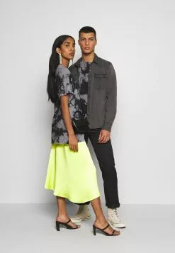 YOURTURN Prix Favorable T-shirt imprimé t shirt Col rond all -Vêtements Boutique 57f879e7f99f42098668031ebcece71e