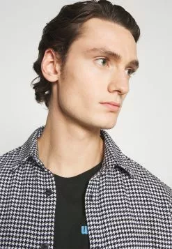 YOURTURN T-shirt imprimé Prix Jamais Vus t shirt Col rond all 12 YOURTURN T-shirt imprimé Prix Jamais Vus t shirt Col rond all -Vêtements Boutique 5b92c18db0e84b1582a3cfb12fae86c9