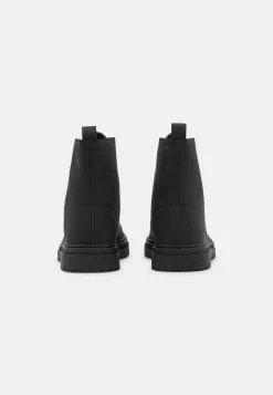 Prix Dynamité YOURTURN UNISEX - Bottines à lacets ankle boots Rond all 10 Prix Dynamité YOURTURN UNISEX - Bottines à lacets ankle boots Rond all -Vêtements Boutique 7483e4e977e441e7802a12102e245905