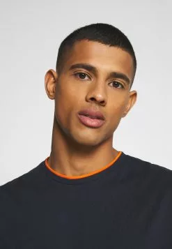 Meilleur Prix Garanti YOURTURN UNISEX - T-shirt basique t shirt Col rond all 12 Meilleur Prix Garanti YOURTURN UNISEX - T-shirt basique t shirt Col rond all -Vêtements Boutique 836212b0377641c583dd52287fd70680