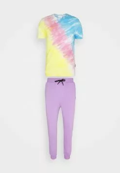 YOURTURN Prix Distinctifs UNISEX SET - T-shirt imprimé combination clothing Normale all -Vêtements Boutique 85b8f699b28d4454a834bb5de97913d2