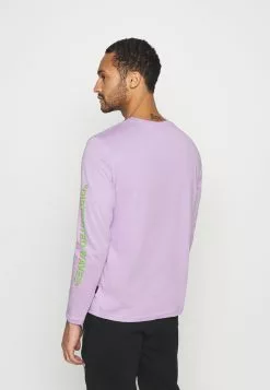 Promos YOURTURN UNISEX - T-shirt à manches longues t shirt Col rond all -Vêtements Boutique 899c298ffc87438fbf10a95f27aeca52