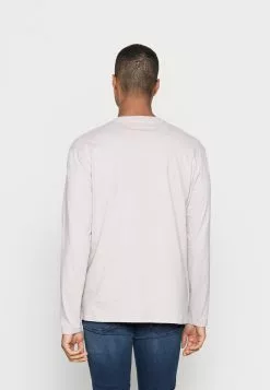 YOURTURN 5 PACK - T-shirt à manches longues Prix d’Amis t shirt Col rond all 11 YOURTURN 5 PACK - T-shirt à manches longues Prix d’Amis t shirt Col rond all -Vêtements Boutique 9112bc553605467698d244f51fbde562