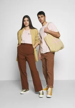 Soldes YOURTURN UNISEX - T-shirt imprimé t shirt Col rond all -Vêtements Boutique 9128a68f7c104dc6940558a34fef8d49