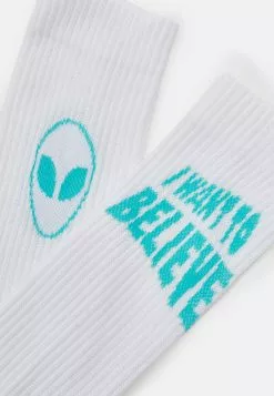 YOURTURN Prix Refroidis 3 PACK - Chaussettes stocking men 9 YOURTURN Prix Refroidis 3 PACK - Chaussettes stocking men -Vêtements Boutique 948aab7d8b2b4f65a4f86d51301adb84