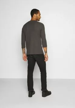 YOURTURN Prix d’Amis UNISEX - T-shirt à manches longues pullover Col rond all 11 YOURTURN Prix d’Amis UNISEX - T-shirt à manches longues pullover Col rond all -Vêtements Boutique c915c0b2bcfa415684bfff10922a9afb