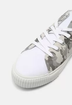 YOURTURN UNISEX - Baskets basses Qualité Garantie sneaker Rond all -Vêtements Boutique ca11995a9b1b45deab7b378518ebdd7e