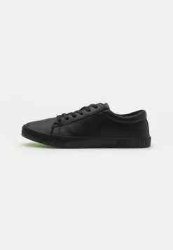 YOURTURN UNISEX - Baskets basses Remise En Ligne sneaker Rond all 15 YOURTURN UNISEX - Baskets basses Remise En Ligne sneaker Rond all -Vêtements Boutique cd6479f0c04044c1a6c511e75dc5f586