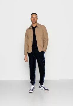 Soldes En Ligne YOURTURN VELVET UNISEX - T-shirt basique t shirt Col rond all -Vêtements Boutique d5779e2ed7664ec298941e5da4156ca9