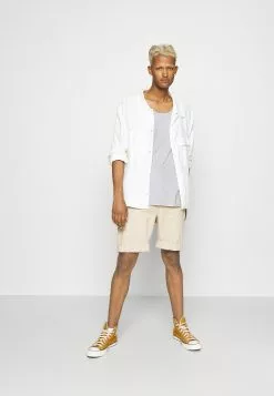 YOURTURN Meilleur Prix Garanti UNISEX - Débardeur t shirt Col rond all -Vêtements Boutique de5a6ff0f18e4fe38ac0885f1c536a03