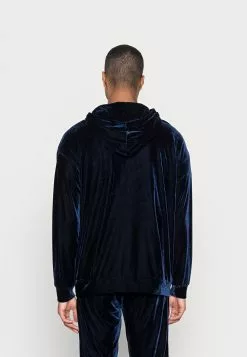 YOURTURN FESTIVE HOODIE UNISEX - Sweat à capuche Prix Jamais Vus pullover Capuche all -Vêtements Boutique e33fa51e077643018533dafd1b74712a