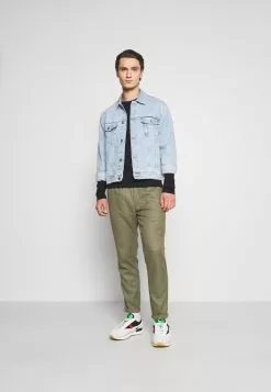 YOURTURN UNISEX - T-shirt à manches longues Réduction t shirt Col rond all 11 YOURTURN UNISEX - T-shirt à manches longues Réduction t shirt Col rond all -Vêtements Boutique e8c0f9982f384787bf48c443fa66d671