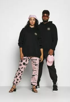 YOURTURN Petit Prix UNISEX - Sweat à capuche pullover Capuche all 9 YOURTURN Petit Prix UNISEX - Sweat à capuche pullover Capuche all -Vêtements Boutique eaa78458c0f146be9cba7778ec3a1a95