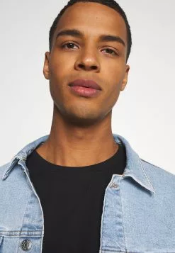 YOURTURN UNISEX - T-shirt imprimé Prix Équitable t shirt Col rond all -Vêtements Boutique f2a3cfc5fe484830898e53193cf9741d