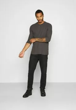 YOURTURN Prix d’Amis UNISEX - T-shirt à manches longues pullover Col rond all 10 YOURTURN Prix d’Amis UNISEX - T-shirt à manches longues pullover Col rond all -Vêtements Boutique f407546b5b824ac39fdf5f5905ad2169